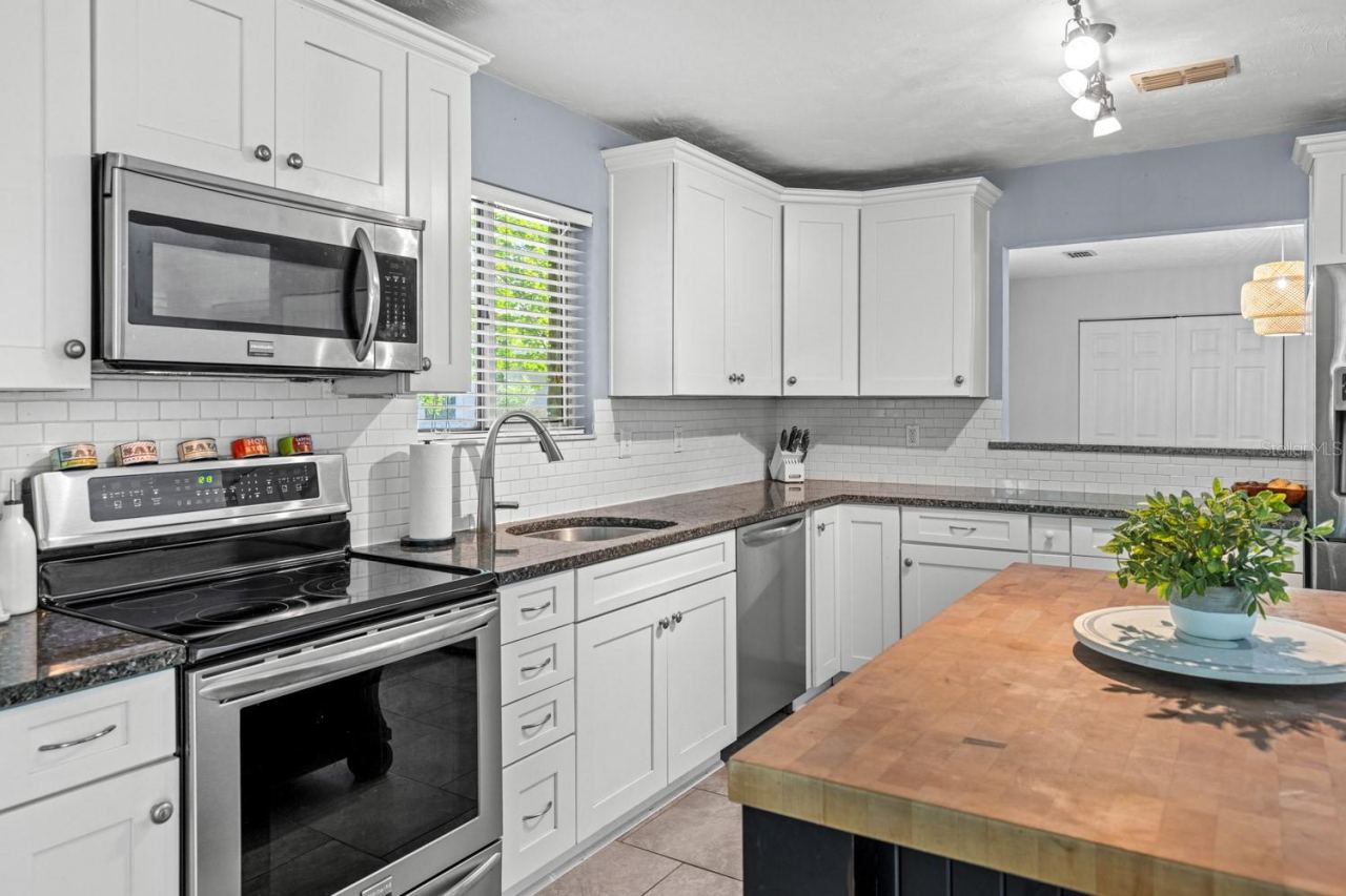 Photo 16 of 20