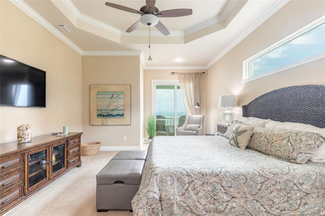 Photo 17 of 20: Primary bedroom