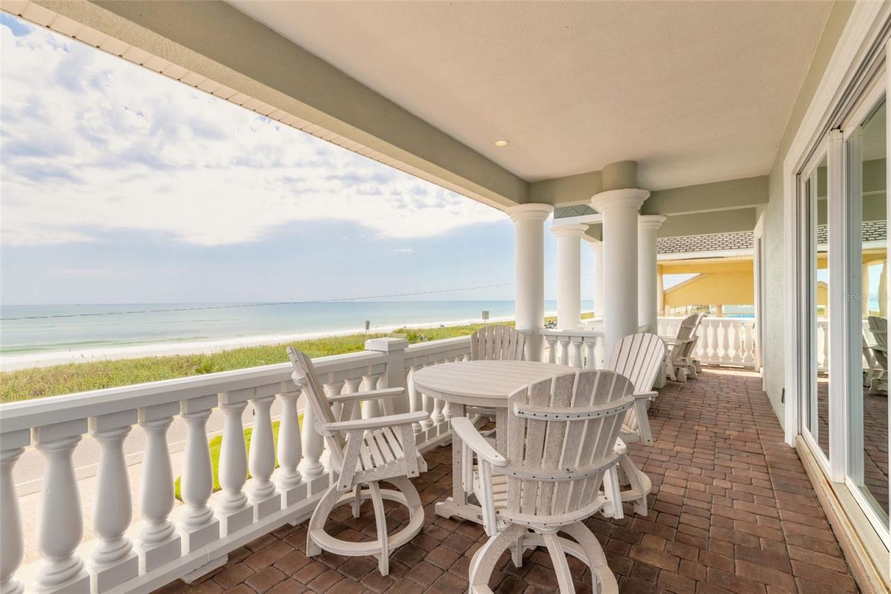Photo 15 of 20: Second floor balcony