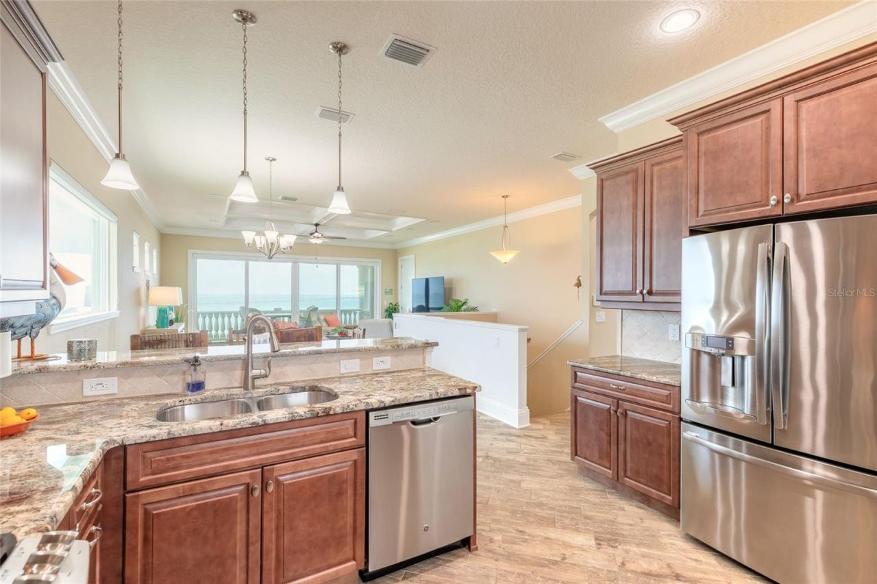 Photo 11 of 20: Stainless steel appliances