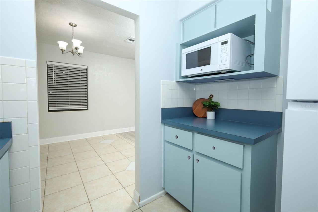Photo 10 of 20: Kitchen with brand new knobs finished after photos & microwave