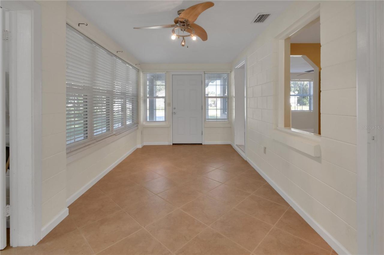 Photo 7 of 20: Bonus room with view of front entry