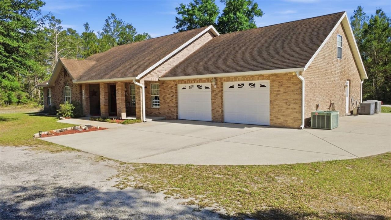 Photo 1 of 20: Garage is under heat and air and has it's own HVAC unit.