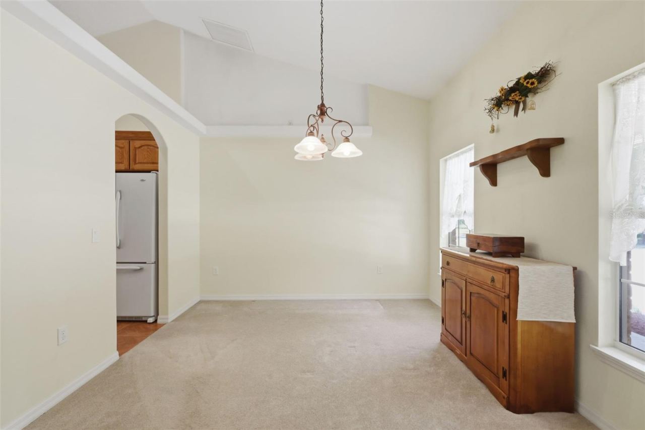 Photo 19 of 20: Dinning room from front entry way