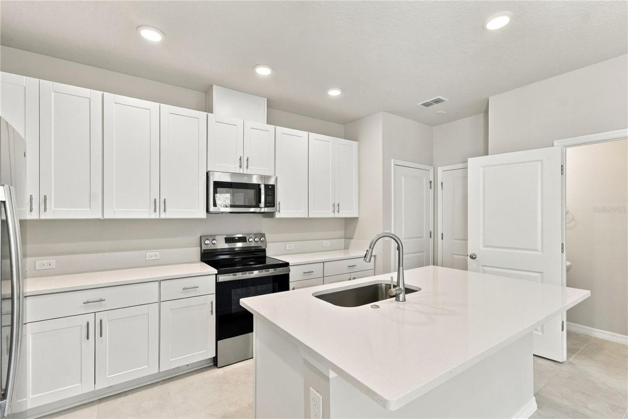 Photo 3 of 20: Kitchen