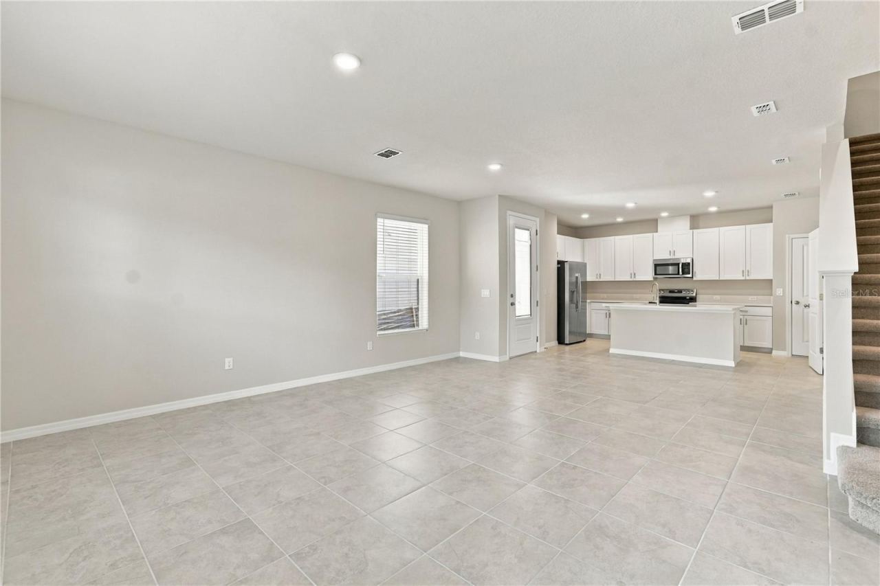 Photo 12 of 20: Family Room