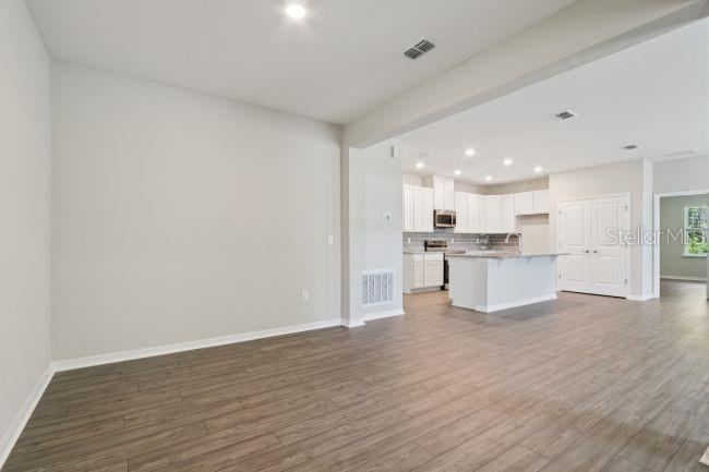 Photo 20 of 20: Model home - actual features may vary.