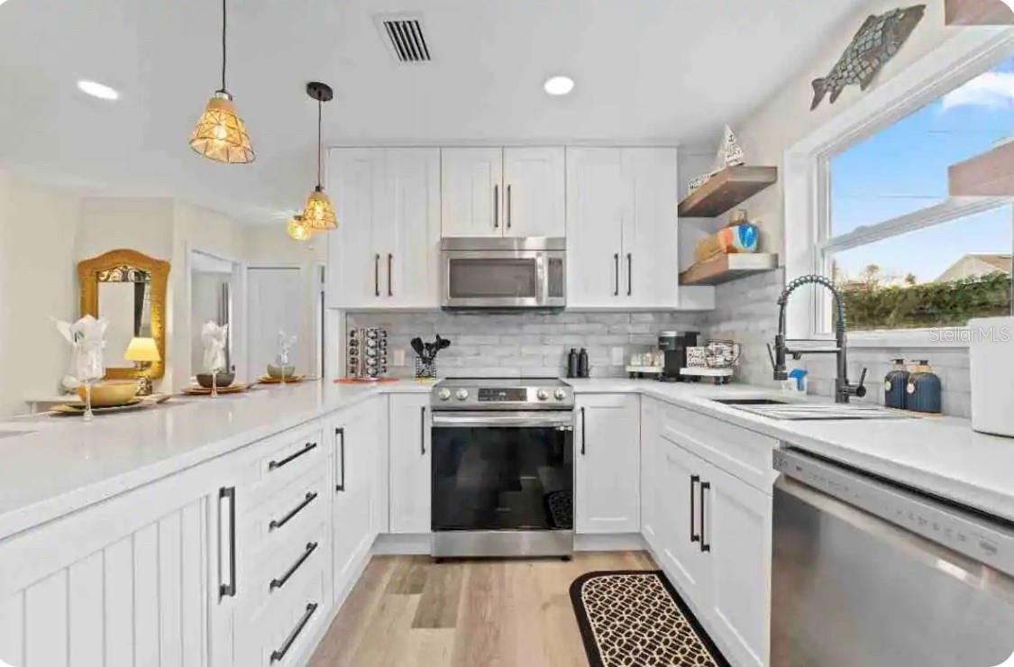 Photo 9 of 20: Kitchen
