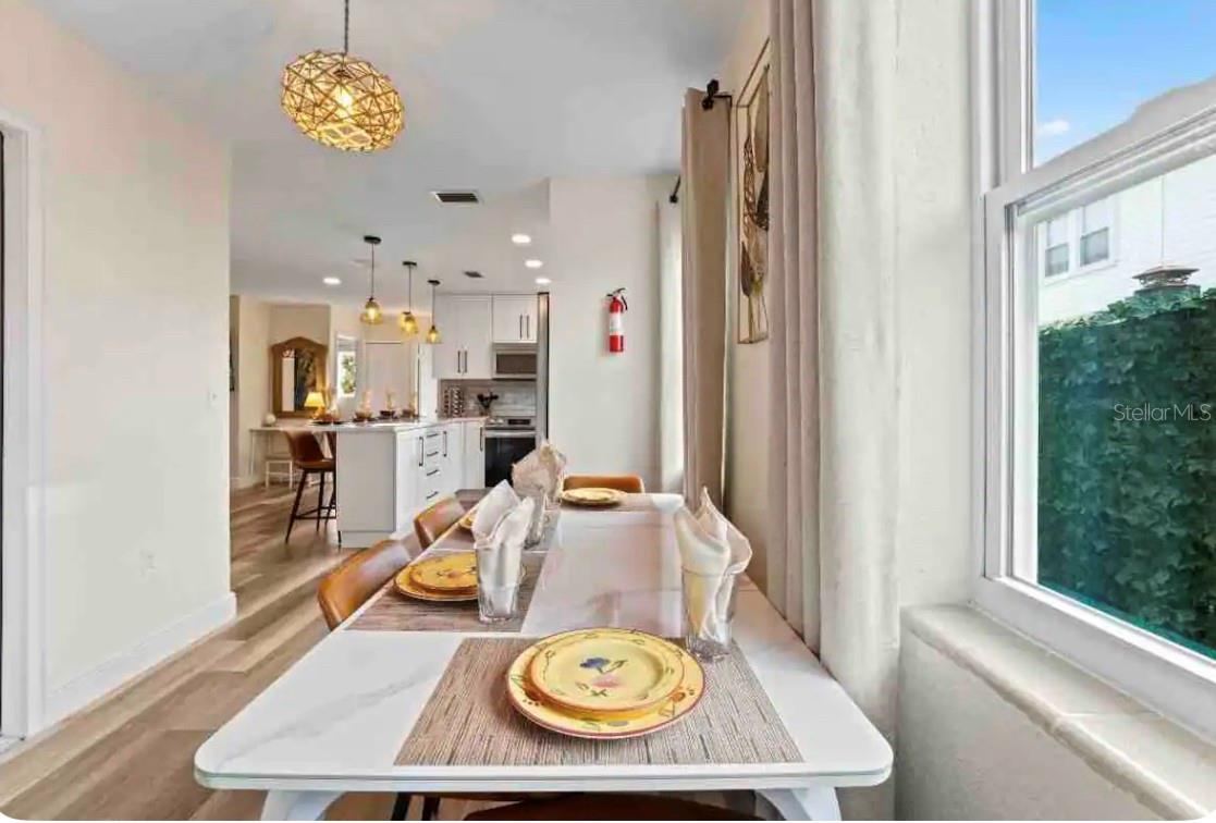 Photo 18 of 20: Dining Room