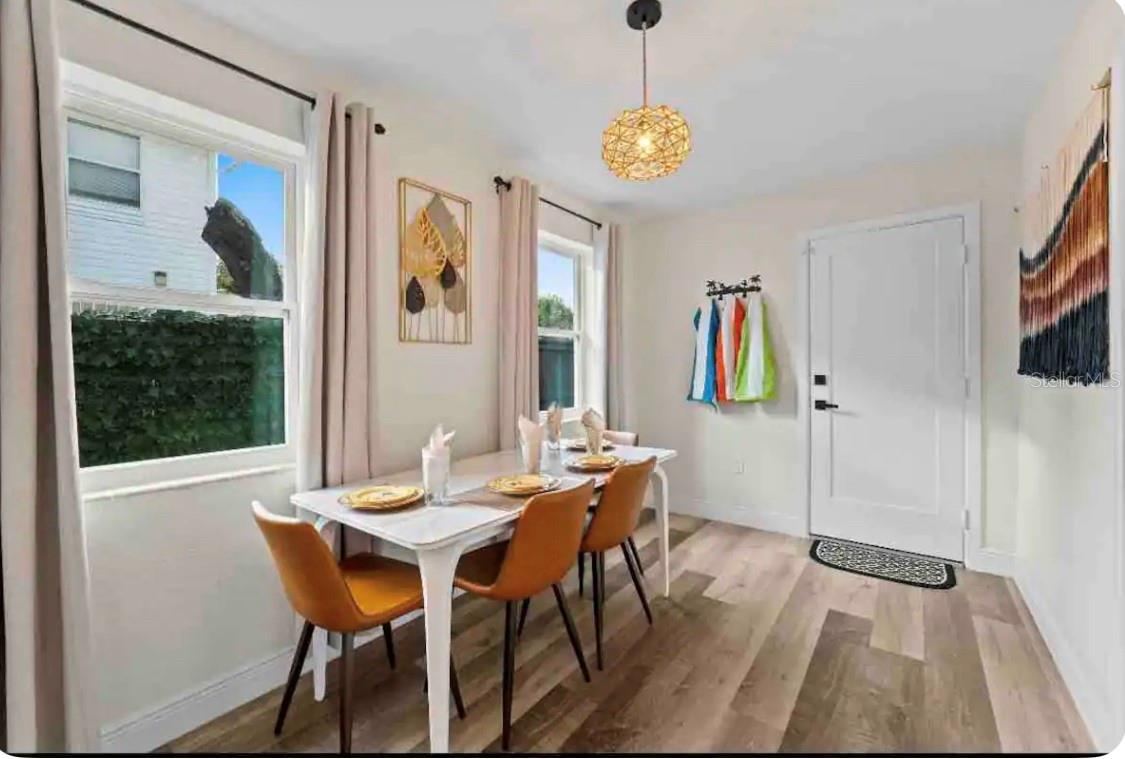 Photo 17 of 20: Dining Room