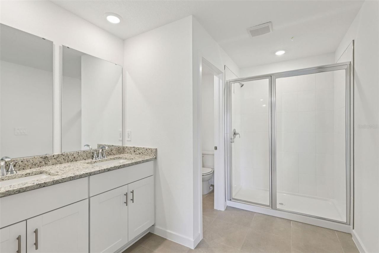 Photo 12 of 20: Photos are not of the actual home, but are photos of the builder home with same floorplan