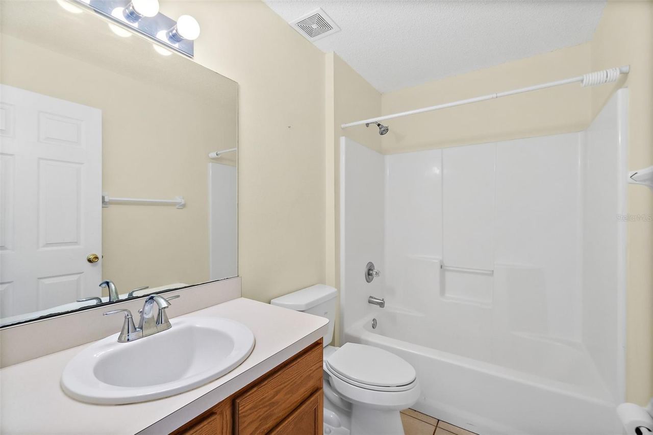 Photo 13 of 20: Guest Bathroom
