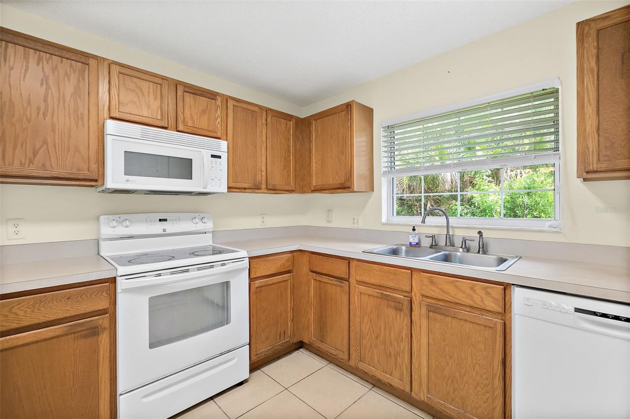 Photo 8 of 20: Kitchen