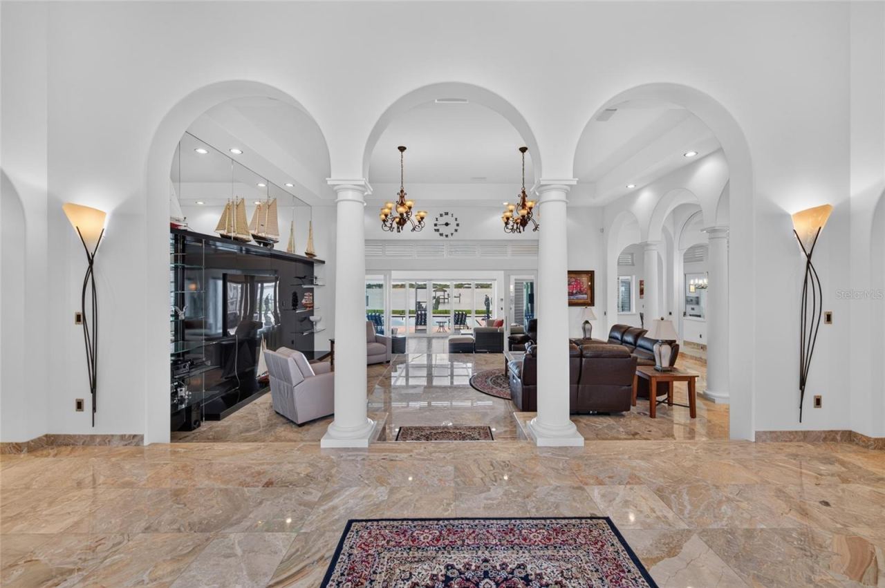 Photo 12 of 20: FOYER