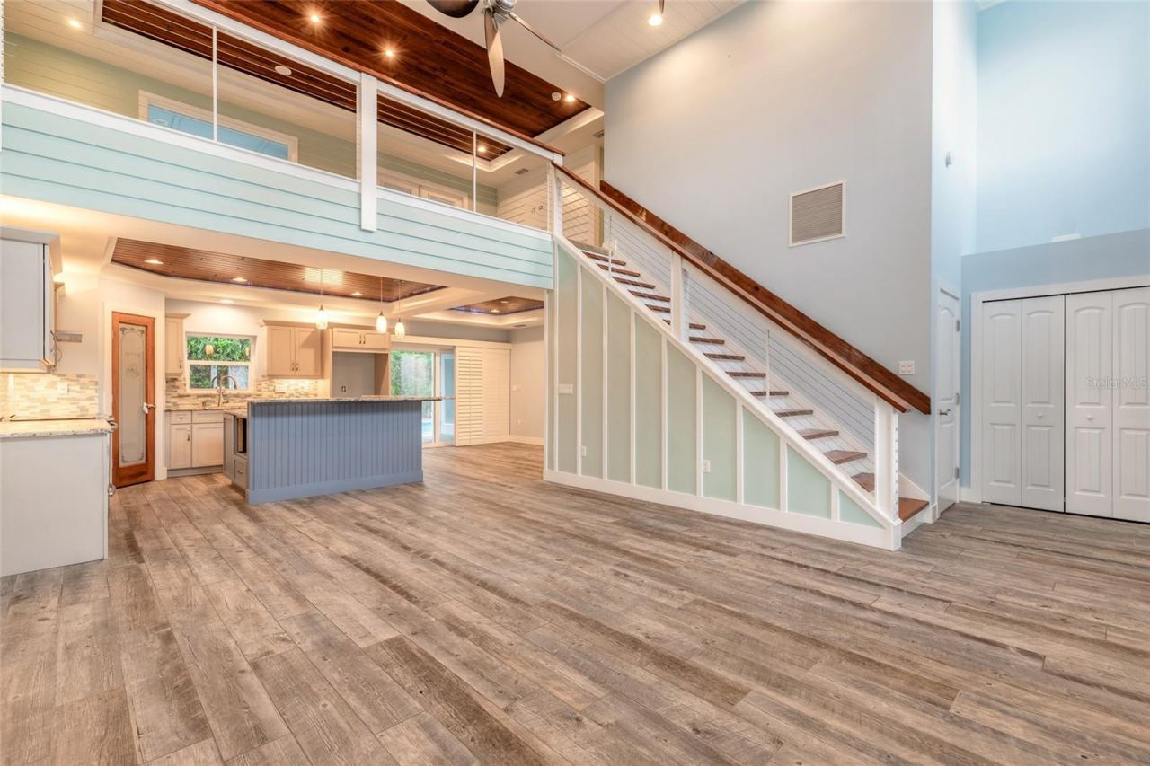 Photo 7 of 20: Open Floor Plan