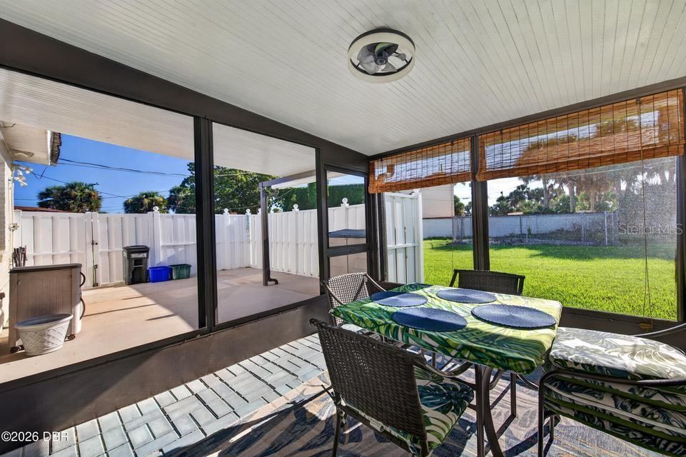 Photo 10 of 20: Screen Patio
