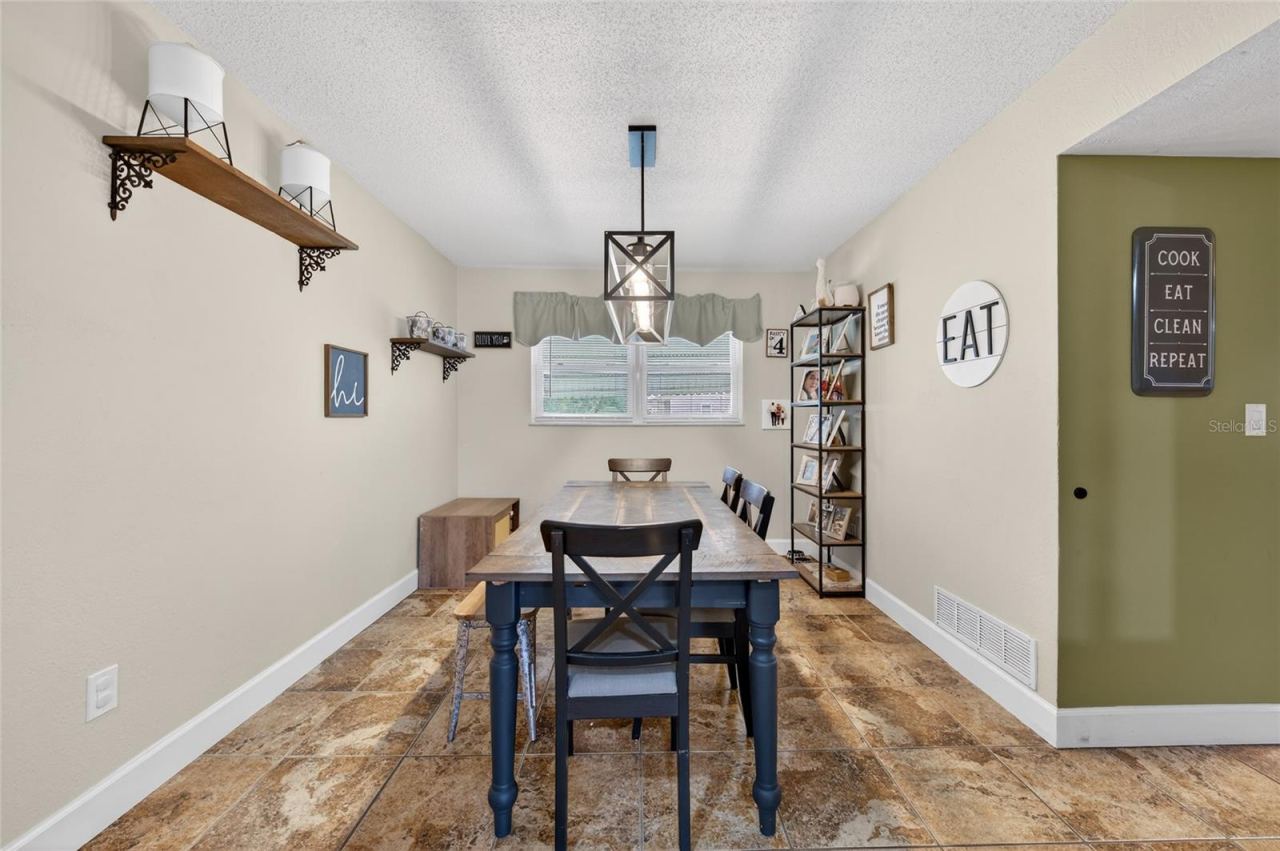 Photo 13 of 20
