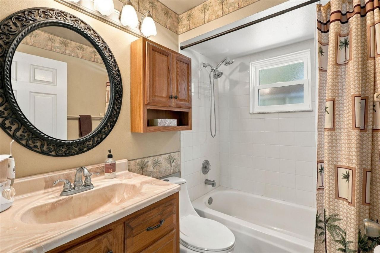 Photo 17 of 20: 2ND FULL BATH