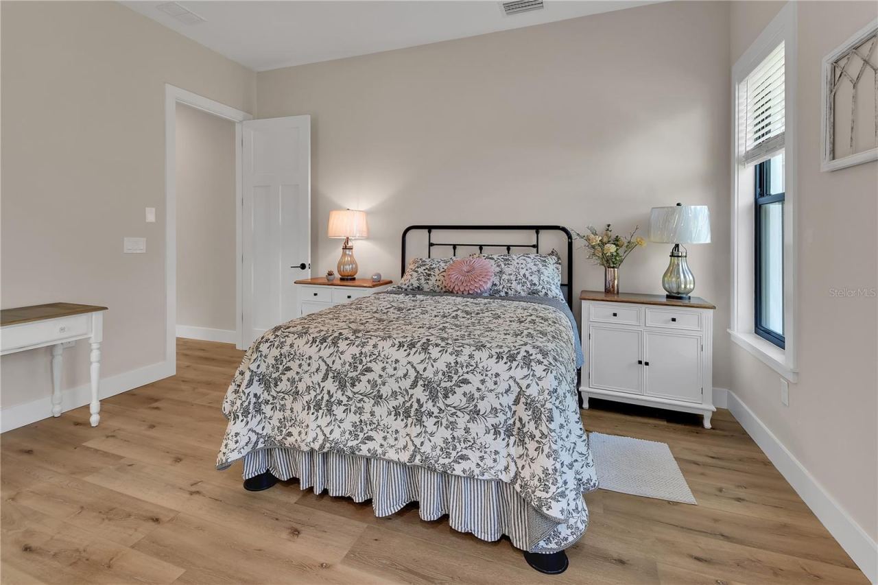 Photo 16 of 20