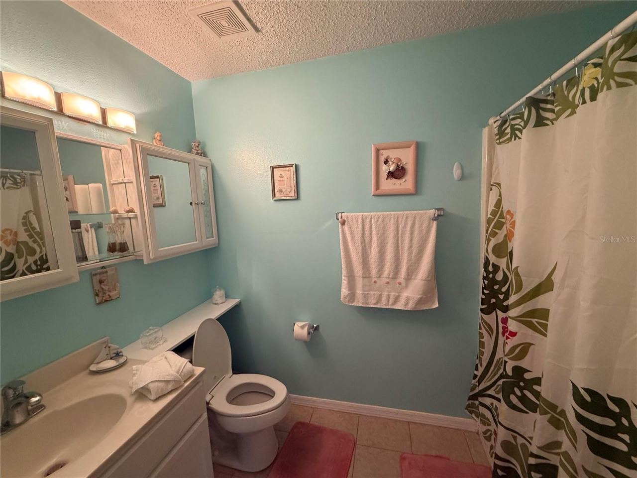 Photo 10 of 20