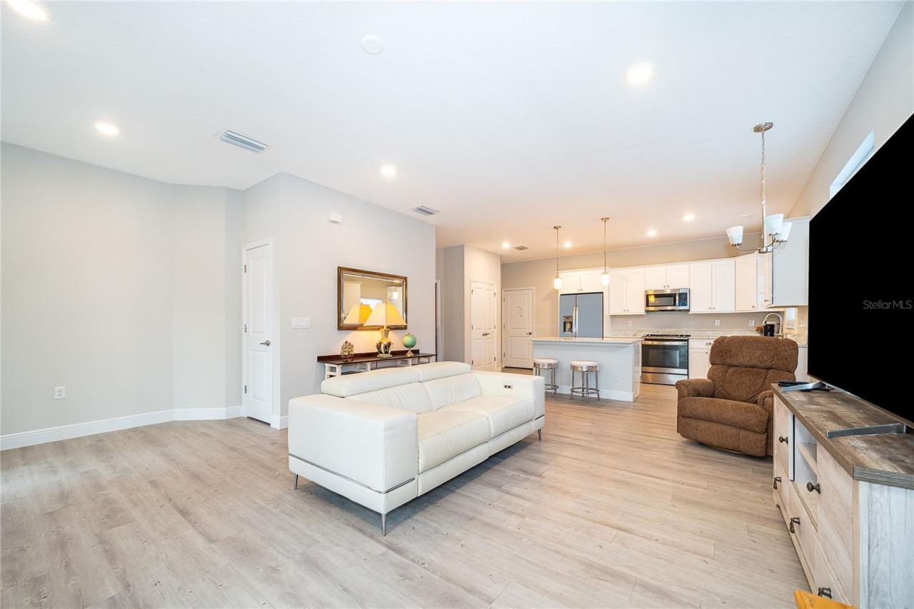 Photo 9 of 20: Spacious Kitchen