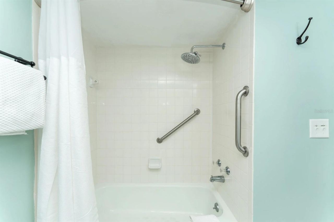 Photo 20 of 20: Tile Tub/Shower