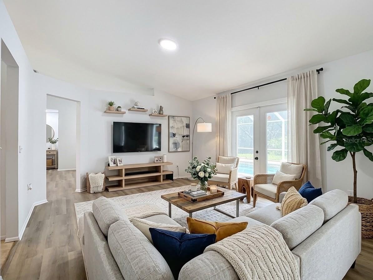 Photo 19 of 20: Family room