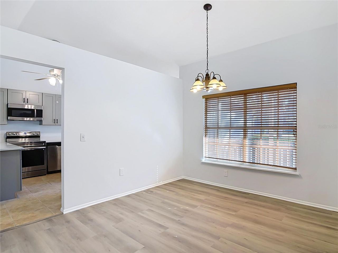 Photo 11 of 20: Dining room