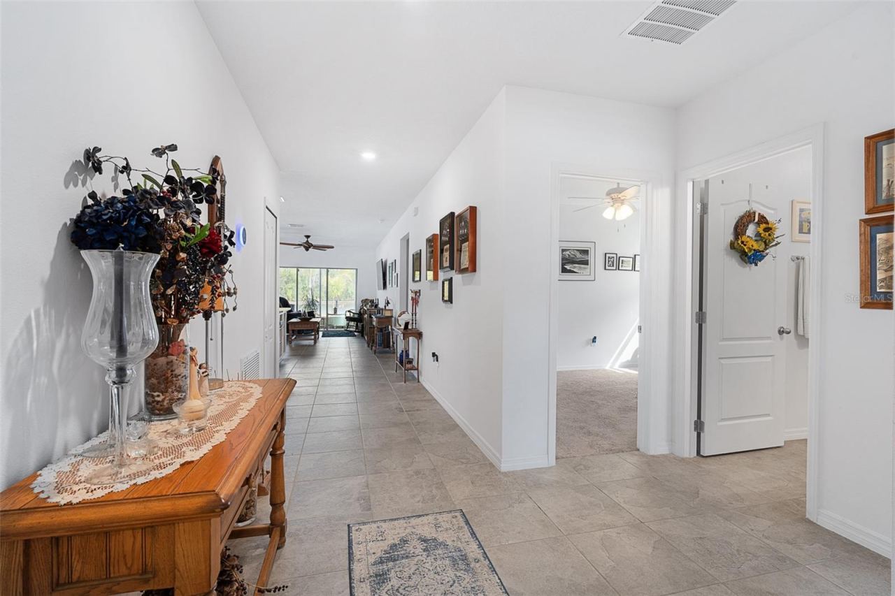 Photo 4 of 20: Hallway to Living Areas