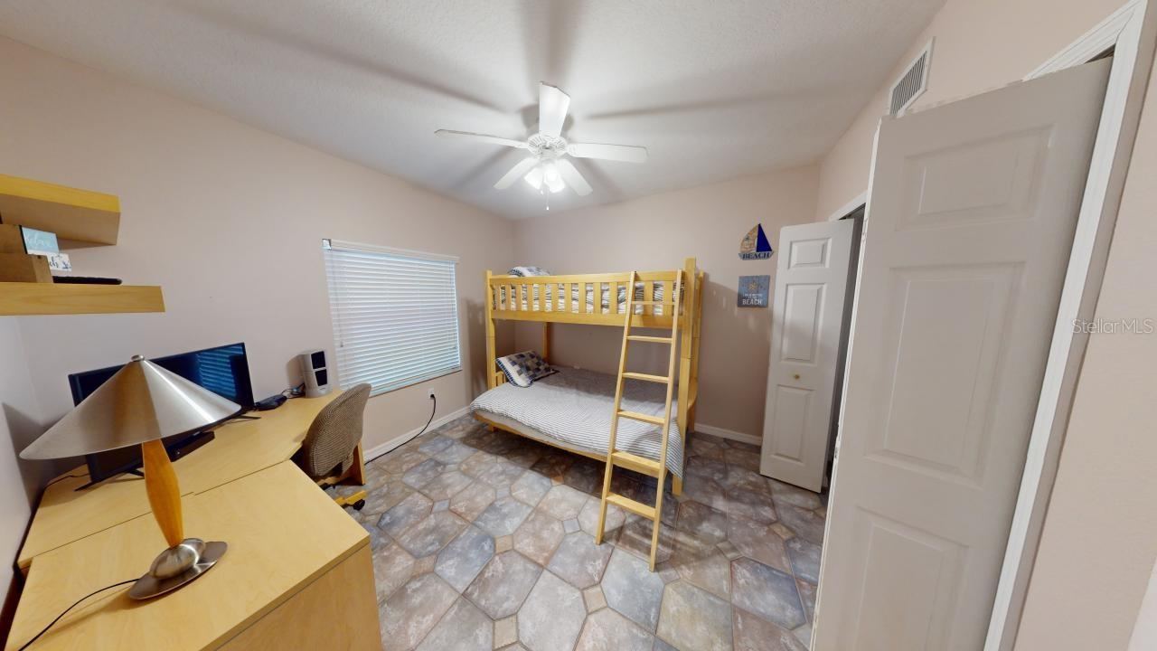 Photo 14 of 20