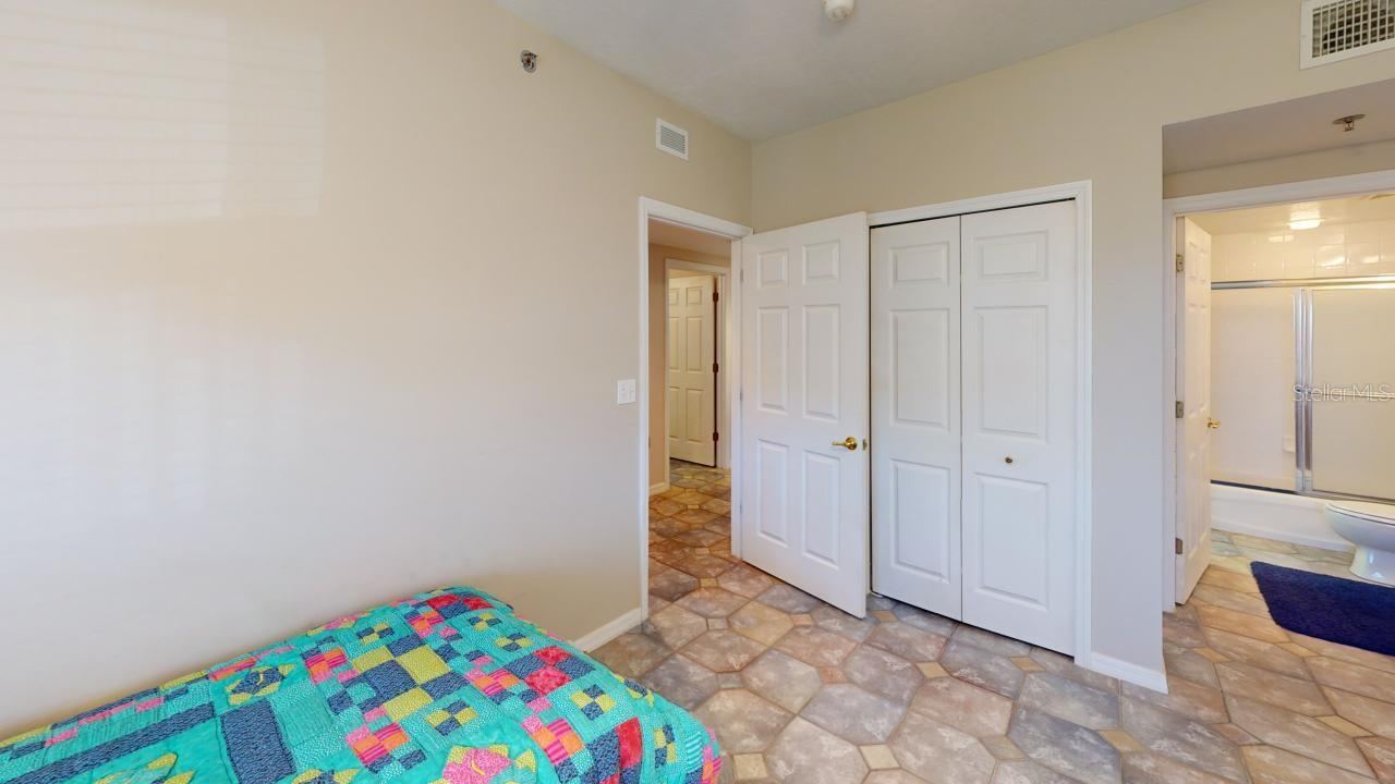 Photo 12 of 20