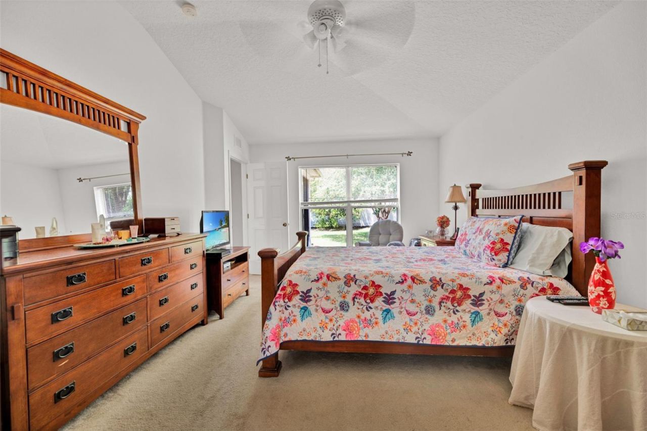 Photo 18 of 20: Primary bedroom