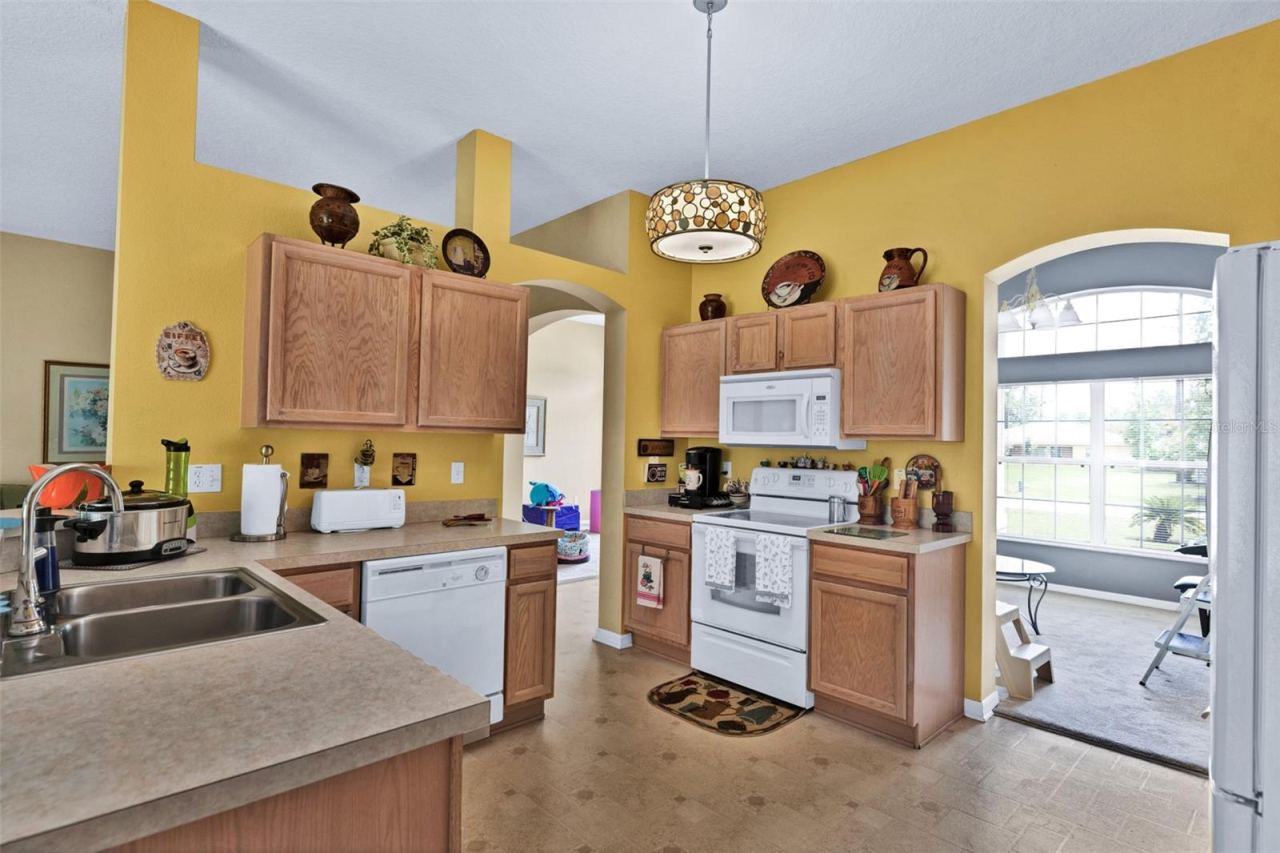 Photo 9 of 20: Kitchen