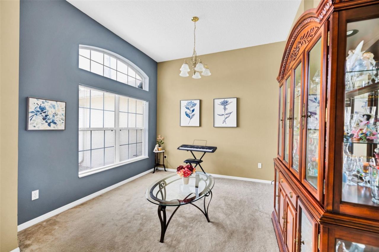 Photo 5 of 20: Formal Dining Room