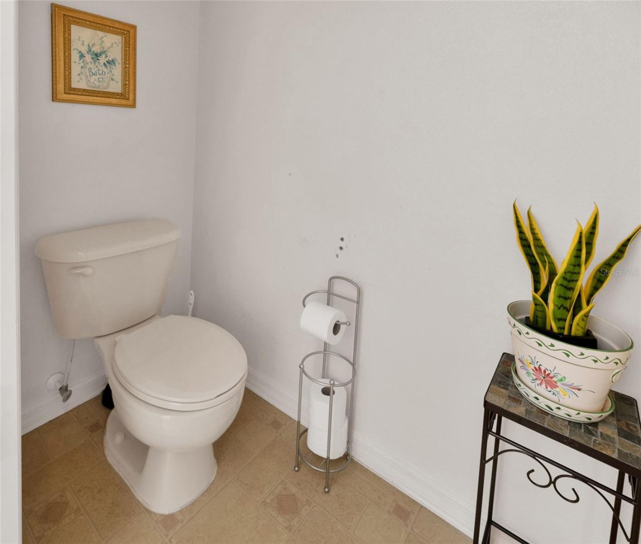 Photo 16 of 20: Commode