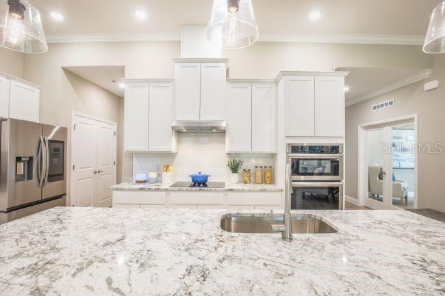 Photo 5 of 20: Model home - actual features may vary.