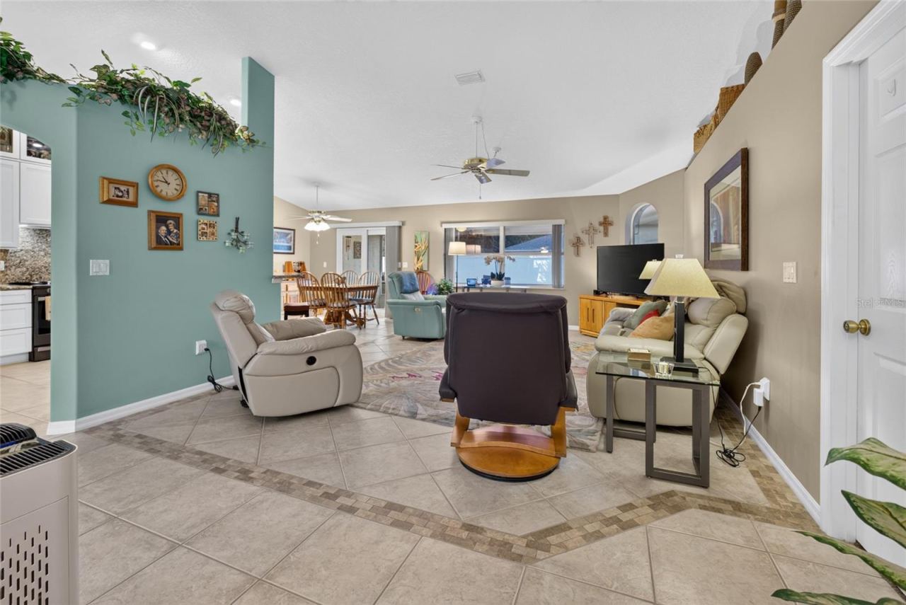 Photo 14 of 20: Open floor plan to living and dining rooms