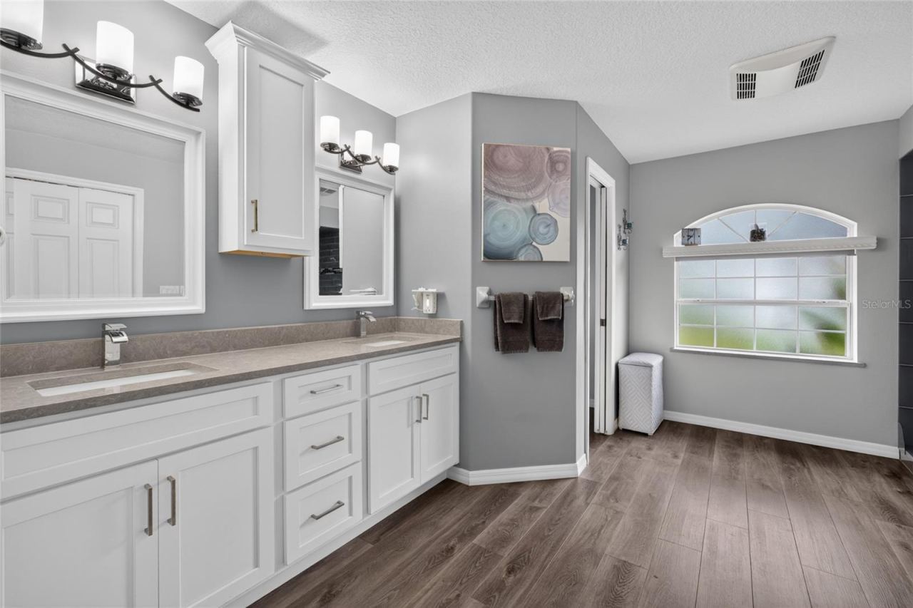 Photo 8 of 20: Primary Ensuite Bath