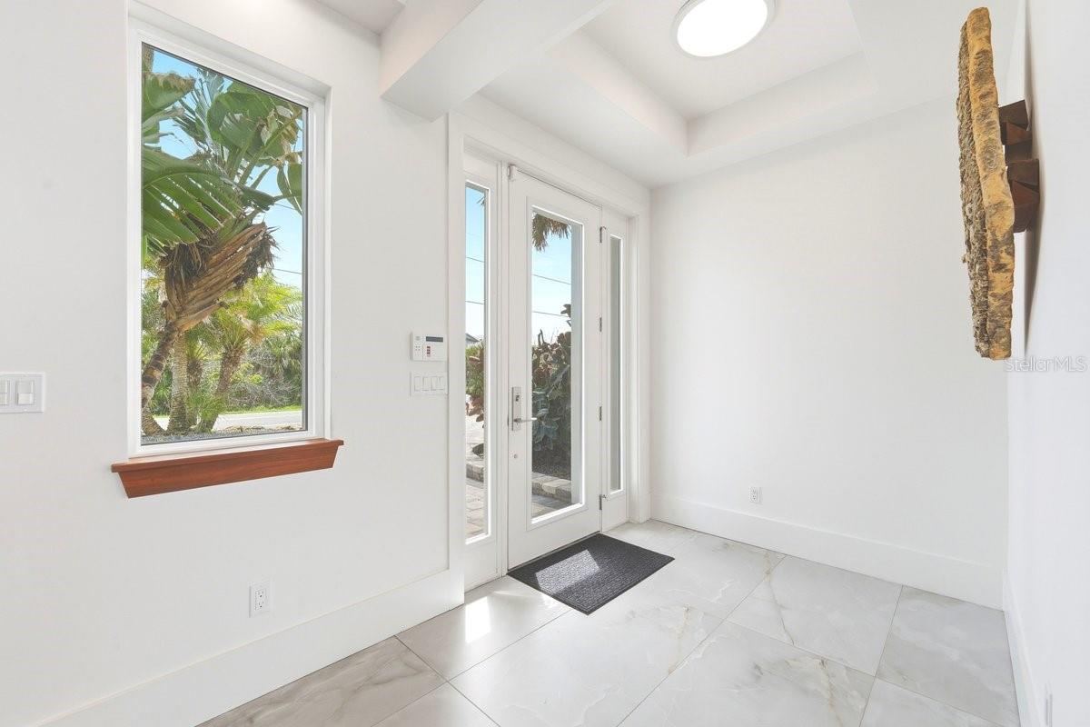 Photo 13 of 20: Entry Foyer