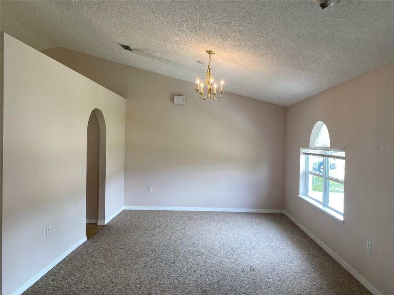 Photo 10 of 20: right dining room