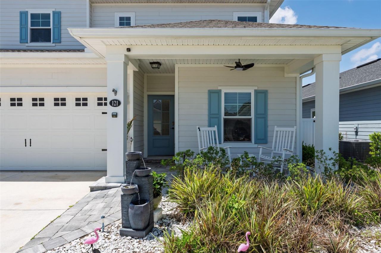 Photo 6 of 20: Front of Home