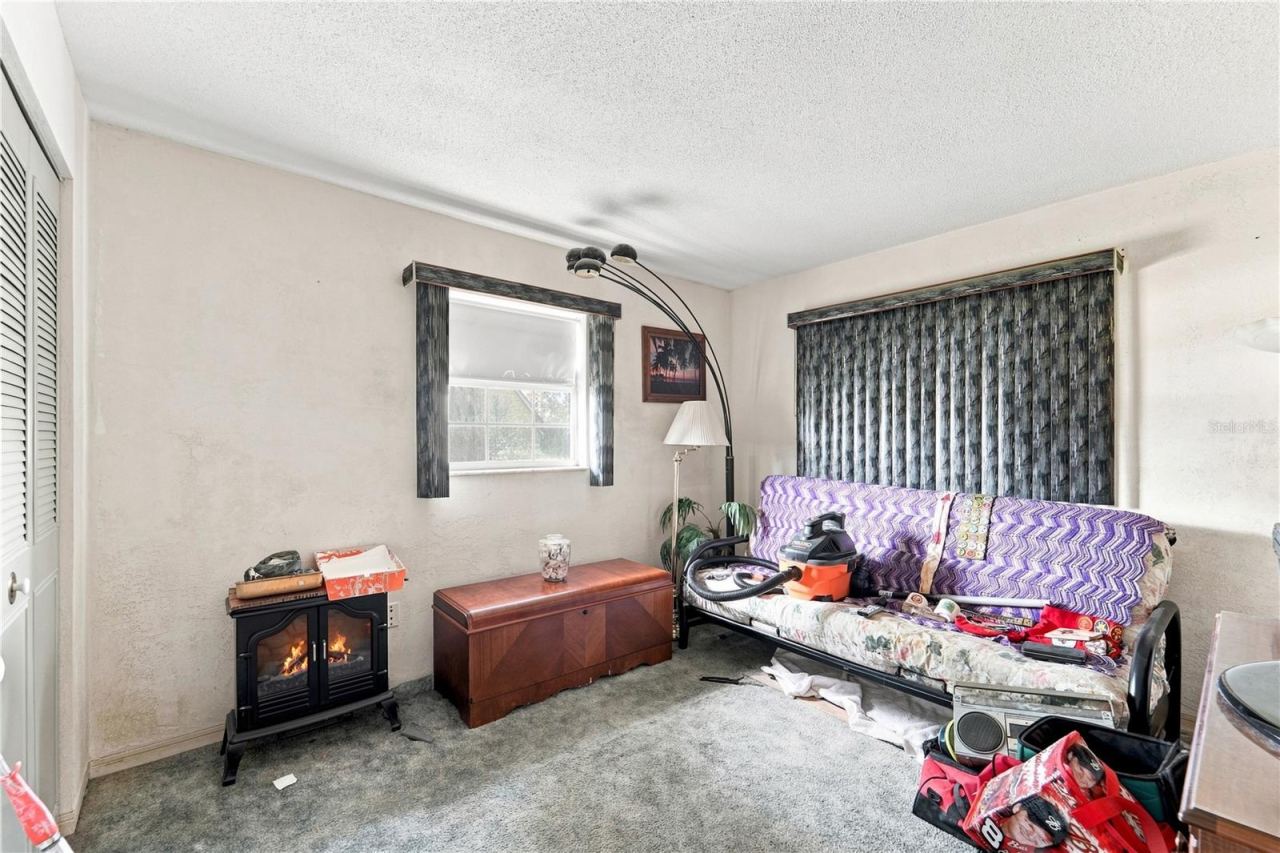 Photo 10 of 16: Second bedroom offers flexibility for sleeping space, guests or a home office.