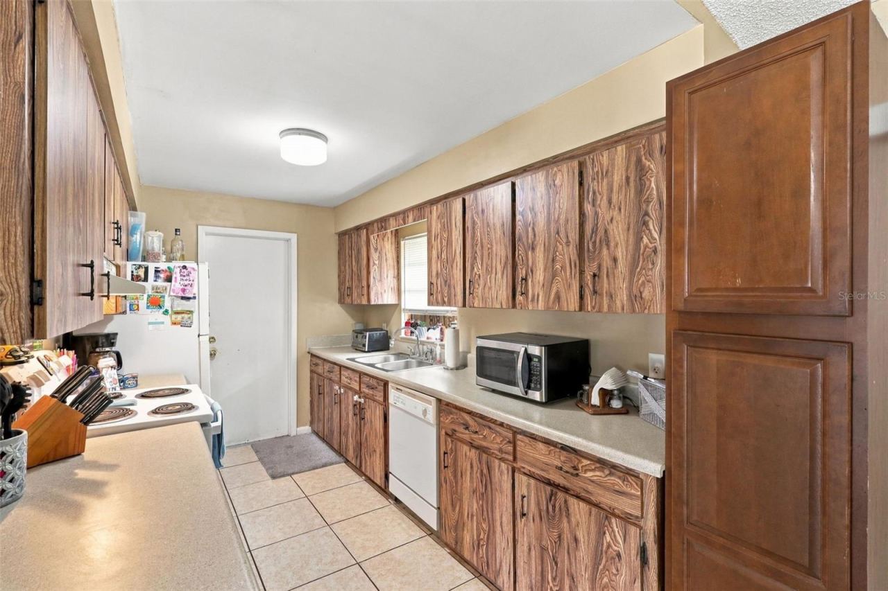 Photo 12 of 20: KITCHEN