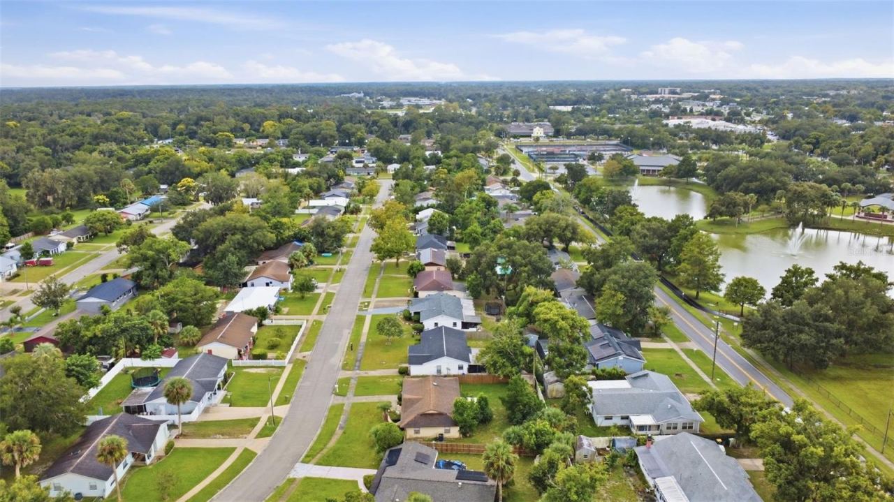 Photo 5 of 20: EARL BROWN PARK TO THE RIGHT