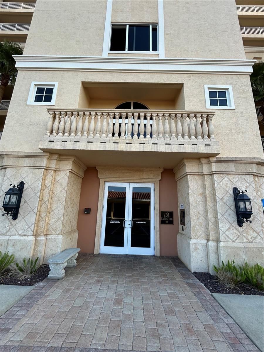 Photo 11 of 20: Front door to elegant lobby!