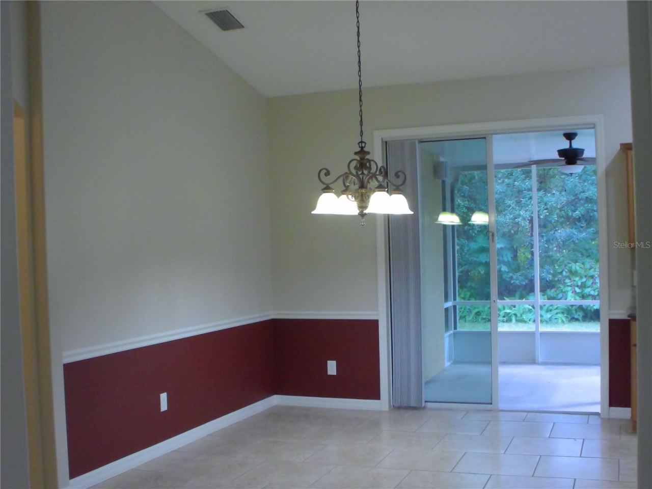 Photo 20 of 20: Dining room