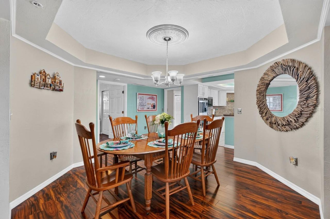 Photo 15 of 20: DINING ROOM