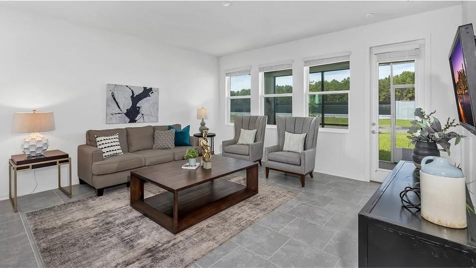 Photo 5 of 20: Family Room