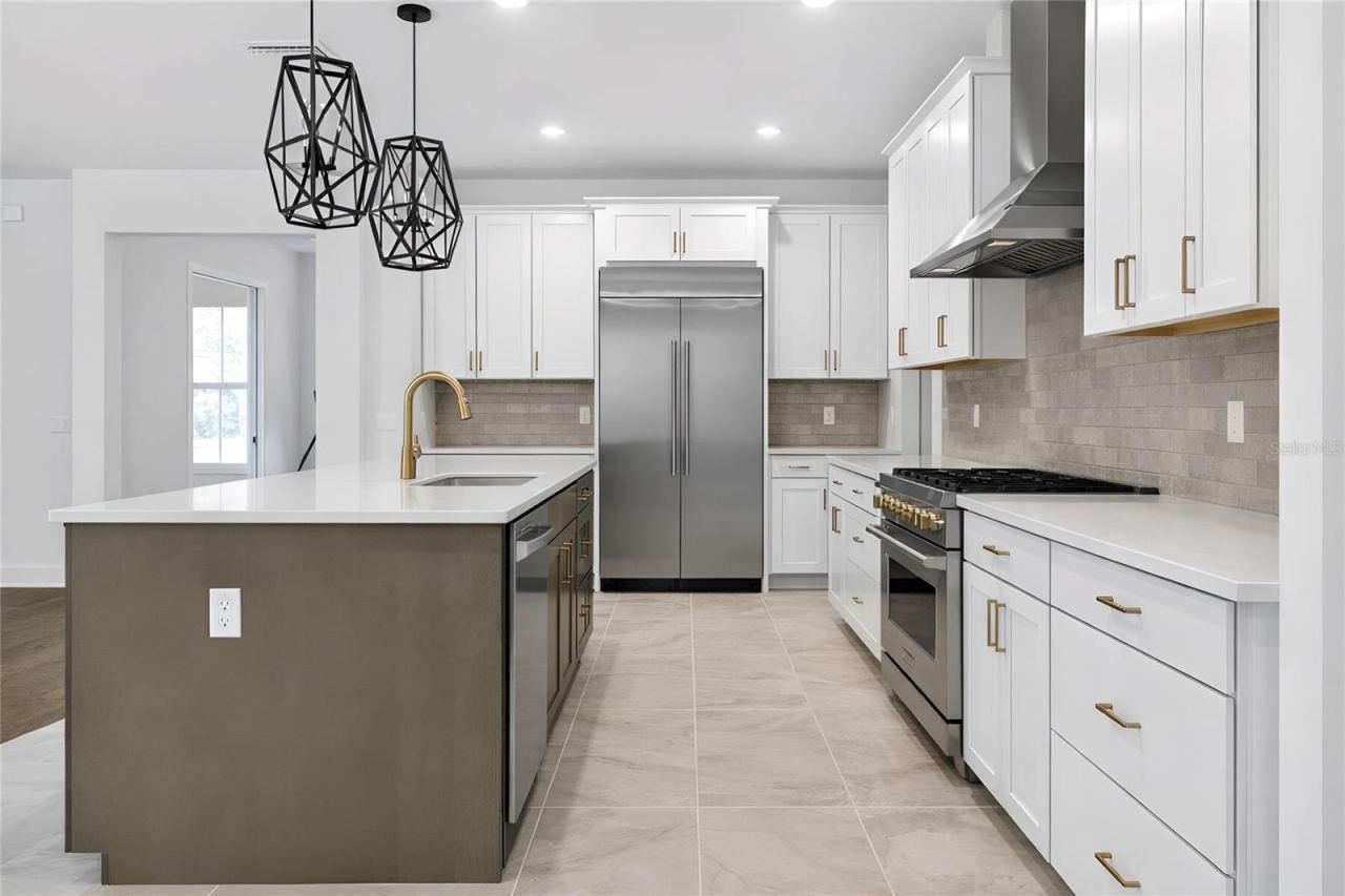 Photo 4 of 7: similar kitchen