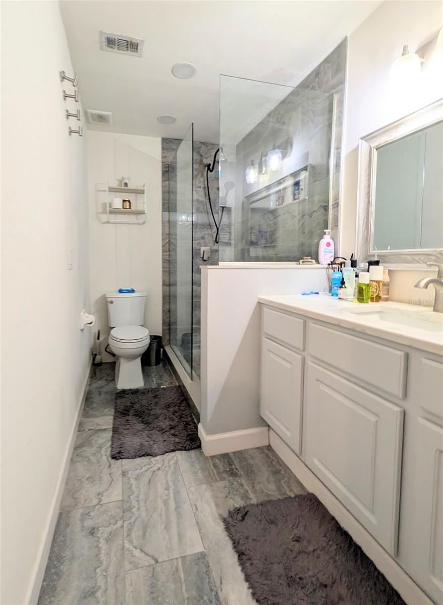 Photo 12 of 18: master bathroom